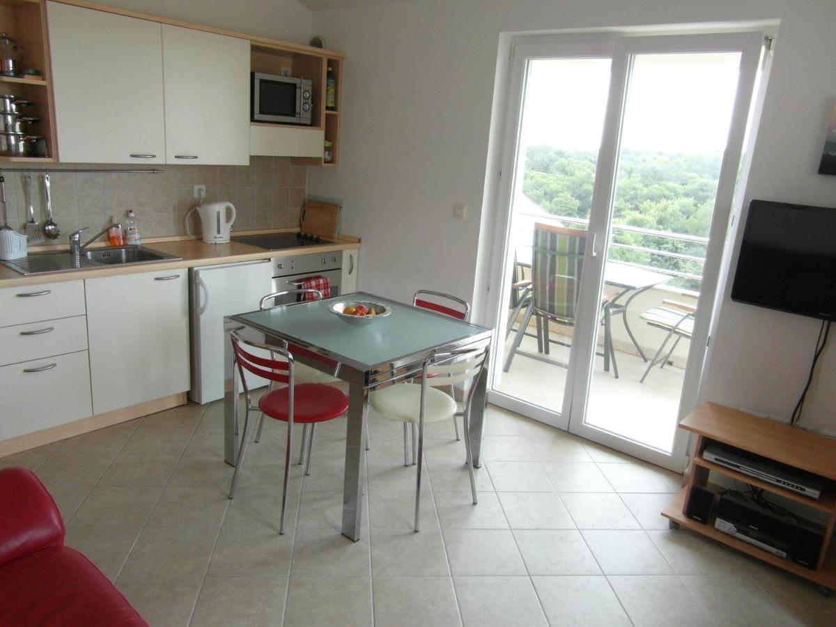 Bentley - Sea-View - 2 Bedroom Apartment Premantura Exterior photo